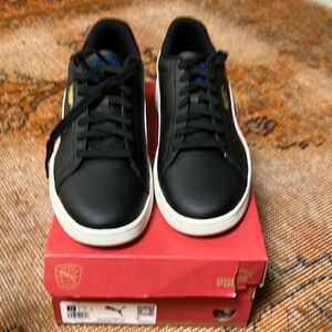 Mens leather Puma sneakers